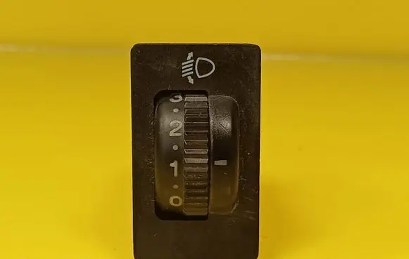 Toyota Corolla E110 Headlight level height control switch