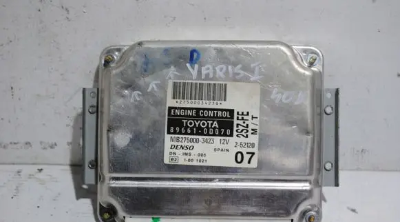 Toyota Yaris Engine control unit/module 896610D070