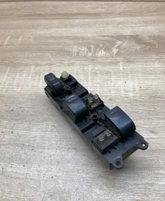Toyota Avensis Verso Electric window control switch