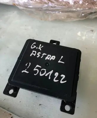Opel Astra L Distronic sensor radar 0203306196