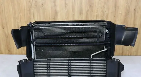 Mercedes-Benz SLK R172 Radiator set 2049066802 A2049066802