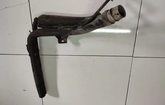 Fuel tank filler neck pipe
