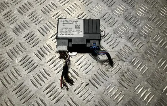 Mercedes-Benz CLA C117 X117 W117 Fuel pump relay A0009007306