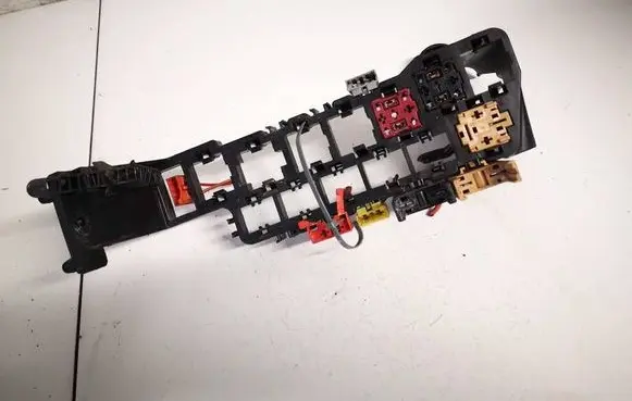 Volkswagen PASSAT B5.5 Sensor 8d1937545