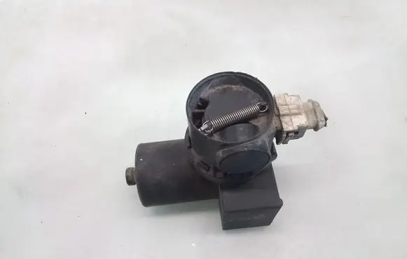 Volkswagen Golf II Central locking vacuum pump 