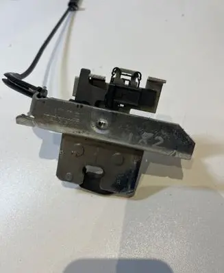 Mercedes-Benz E W211 Seat back rest lock catch A2119200272