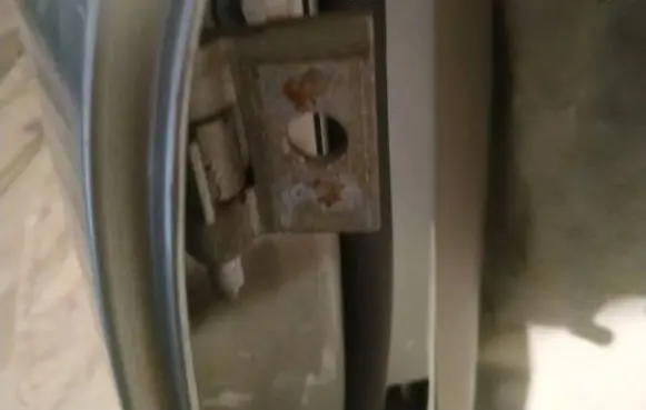Volvo XC90 Rear door lower hinge