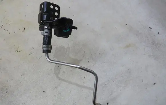 Renault Megane IV Fuel pressure sensor 223675771R