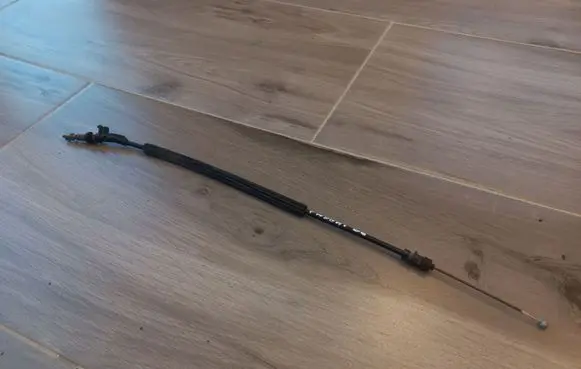 Volkswagen PASSAT B6 Rear door cable line 