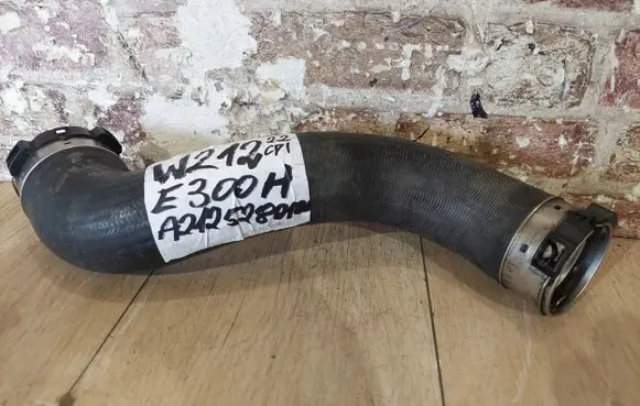Mercedes-Benz E W212 Coolant pipe/hose 