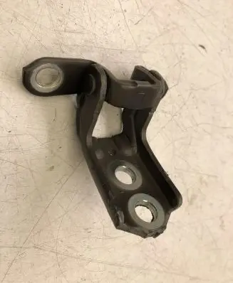 Nissan Juke I F15 Front door upper hinge