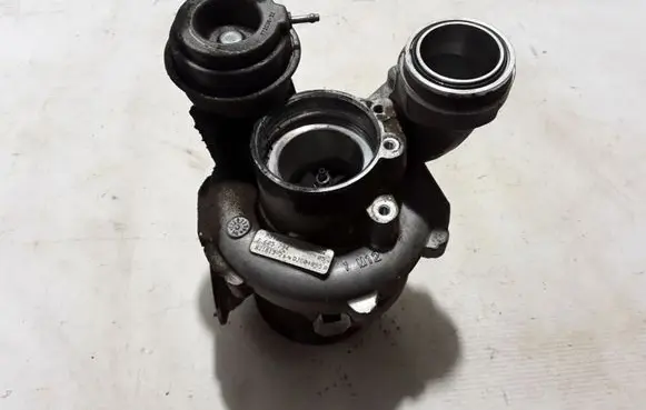 BMW 5 F10 F11 Turbo 7605794