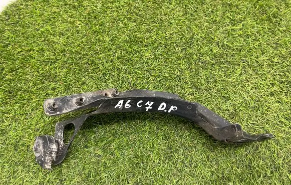 Fender mounting bracket