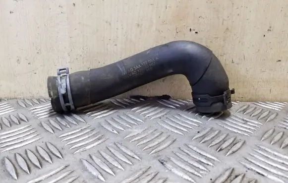 Volkswagen PASSAT B7 Engine coolant pipe/hose 3AA122051A
