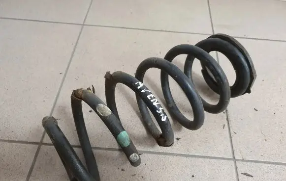 Toyota Avensis T270 Rear coil spring