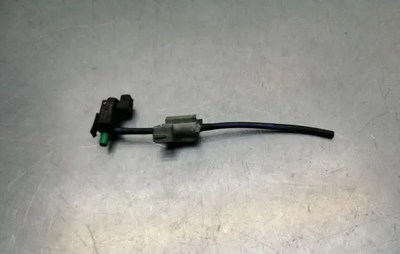 BMW 7 E65 E66 Vacuum valve 70012300 01T267