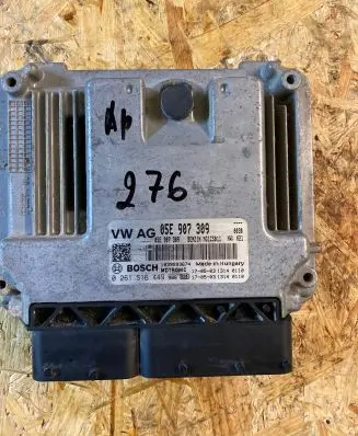 Volkswagen Golf VII Engine control unit/module 05E907309