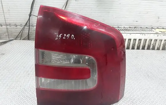 Skoda Octavia Mk2 (1Z) Rear/tail lights 1Z9945