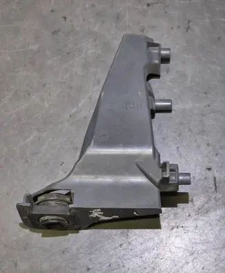 BMW 5 G30 G31 G38 Radiator mount bracket 1126420XX
