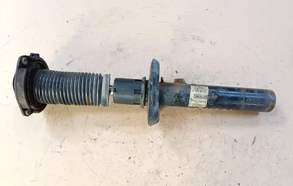 Volkswagen PASSAT B6 Front shock absorber/damper 3C0413031N VW4612FV169 824904001778