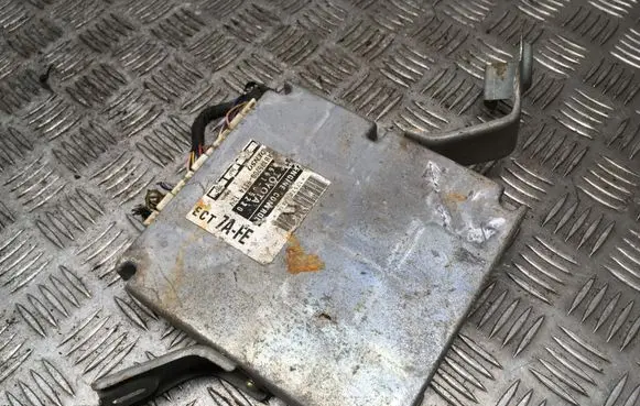 Toyota Avensis T220 Engine control unit/module MB1757009314 1757004314