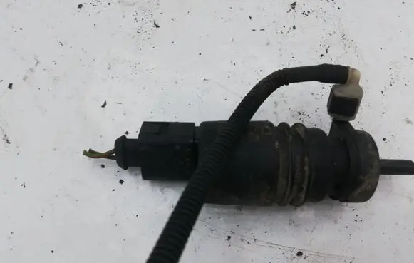 Volkswagen Phaeton Windscreen/windshield washer pump 1J5955651