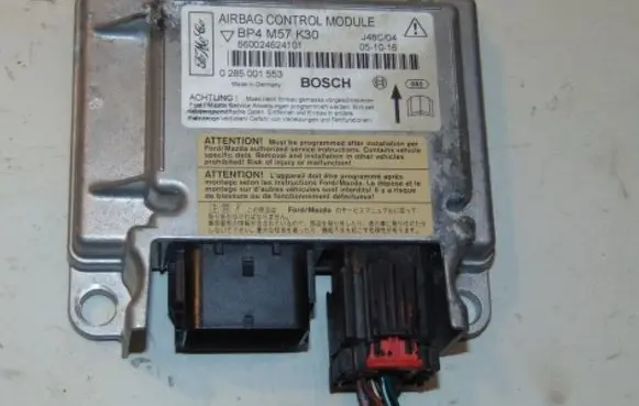 Mazda 3 I Airbag control unit/module BP4M57K30 0285001553