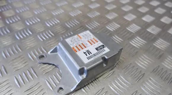 Toyota Yaris XP210 Airbag control unit/module 89170K0060