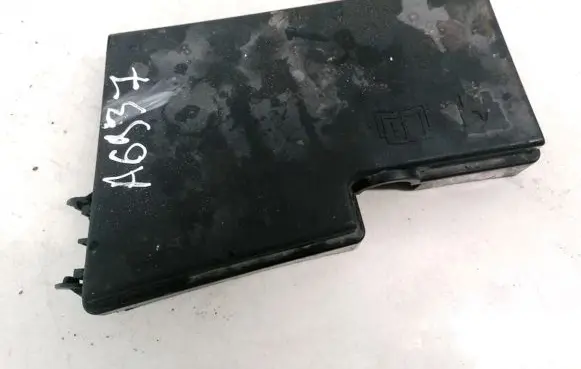 Volvo V50 Fuse box cover 318818309 D00MB