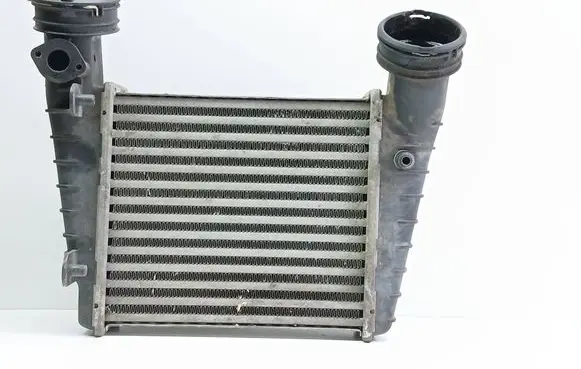 Volkswagen PASSAT B5.5 Intercooler radiator 8D0145805B