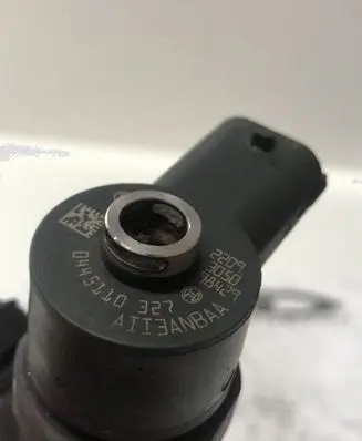 Opel Insignia A Fuel injector 0445110327