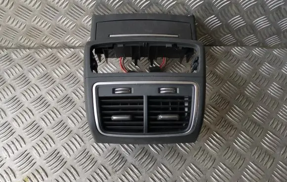 Rear air vent grill