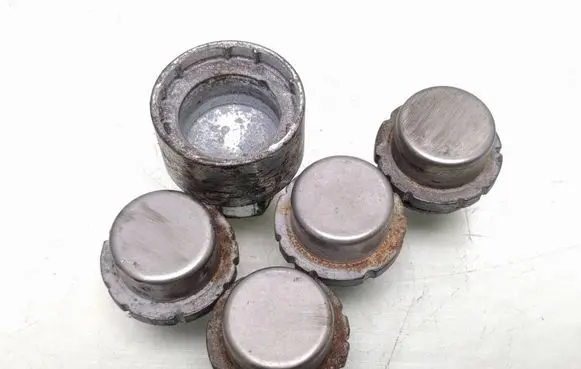 Ford Ranger Anti-theft wheel nuts and lock 