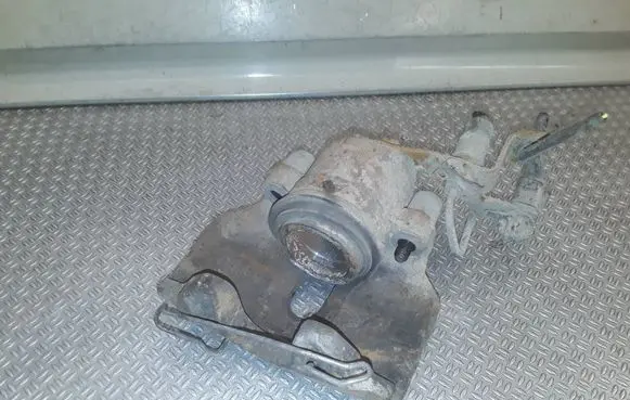 Audi A4 S4 B7 8E 8H Front brake caliper 
