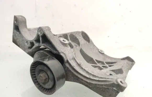 Opel Insignia A A/C compressor mount bracket 55562863