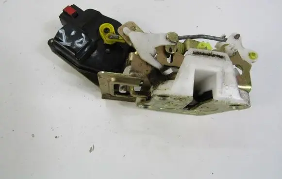 Chevrolet Matiz Rear door lock 