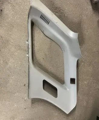 (D)pillar trim (top)