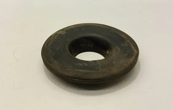 Volkswagen Jetta VI Rear coil spring rubber mount 1K0512149B