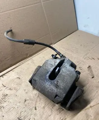 BMW 5 E39 Front brake caliper 6022296