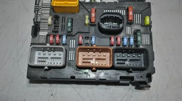 Peugeot 207 BSM Control unit 9661708280