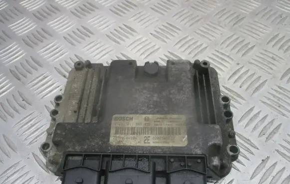 Nissan Primera Engine control unit/module 0281011646