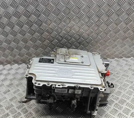 Voltage converter inverter