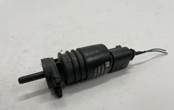 Opel Astra J Windscreen/windshield washer pump 13250357