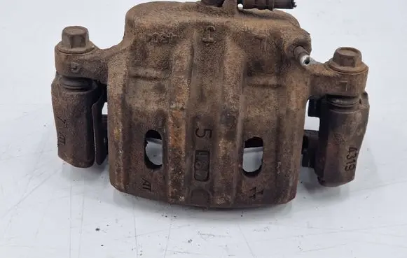Mitsubishi Outlander Front brake caliper