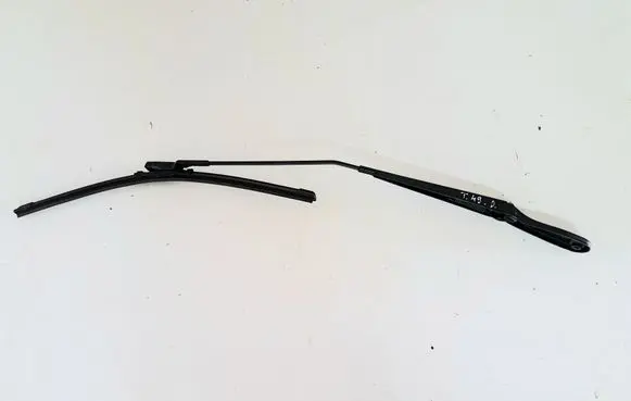 Volvo V50 Front wiper blade arm