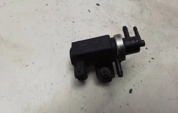 Audi A4 S4 B6 8E 8H Turbo solenoid valve 1J0906627 1H0906627 72190320