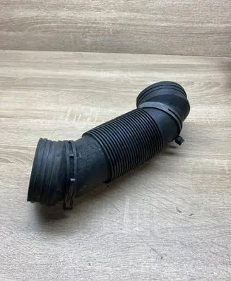 Volkswagen PASSAT CC Air intake duct part 1K0129684L