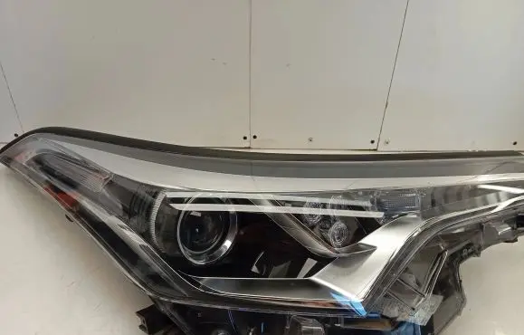 Toyota C-HR I Headlight/headlamp 81110F4031 17670F 1731563