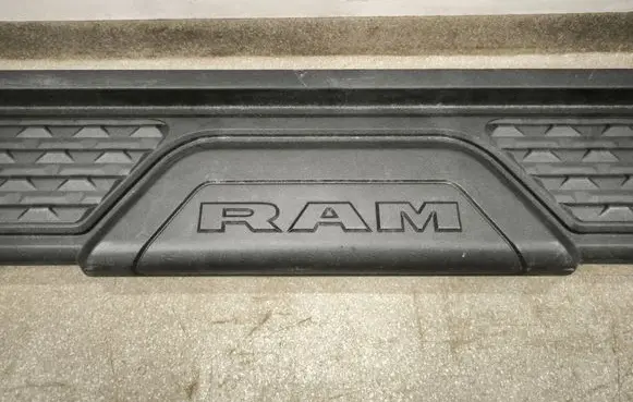 Dodge RAM 2500 DS Sill 68502232AA