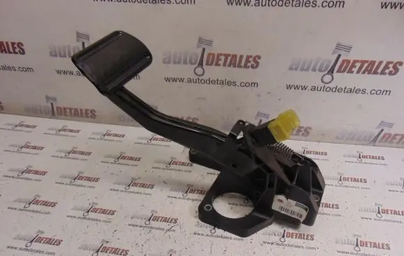 Mercedes-Benz B W245 Brake pedal A1692901401